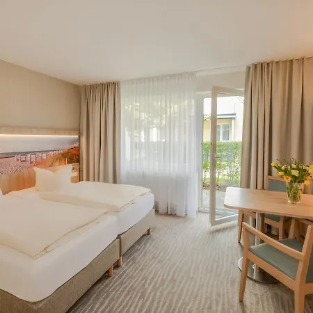 Haus Schwalbe Mit Vineta Komfort Haeusern Hotel Zempin